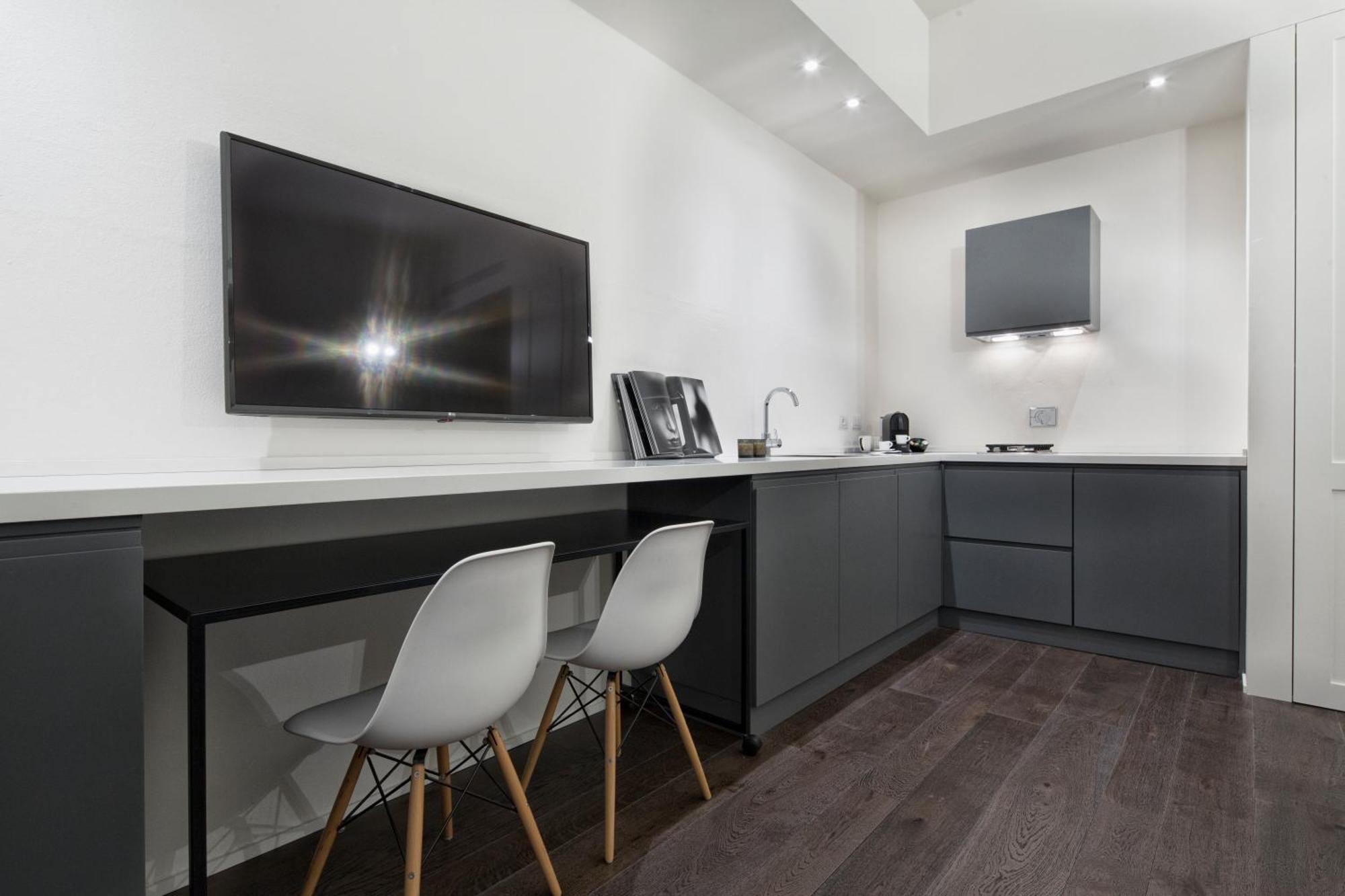 Emilia Suite Express Modena Oda fotoğraf